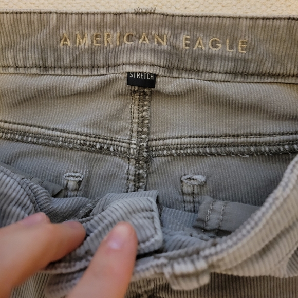 AE Stretch Corduroy '90s Straight Pant in color light gray/green pant Size 4 - Picture 4 of 7